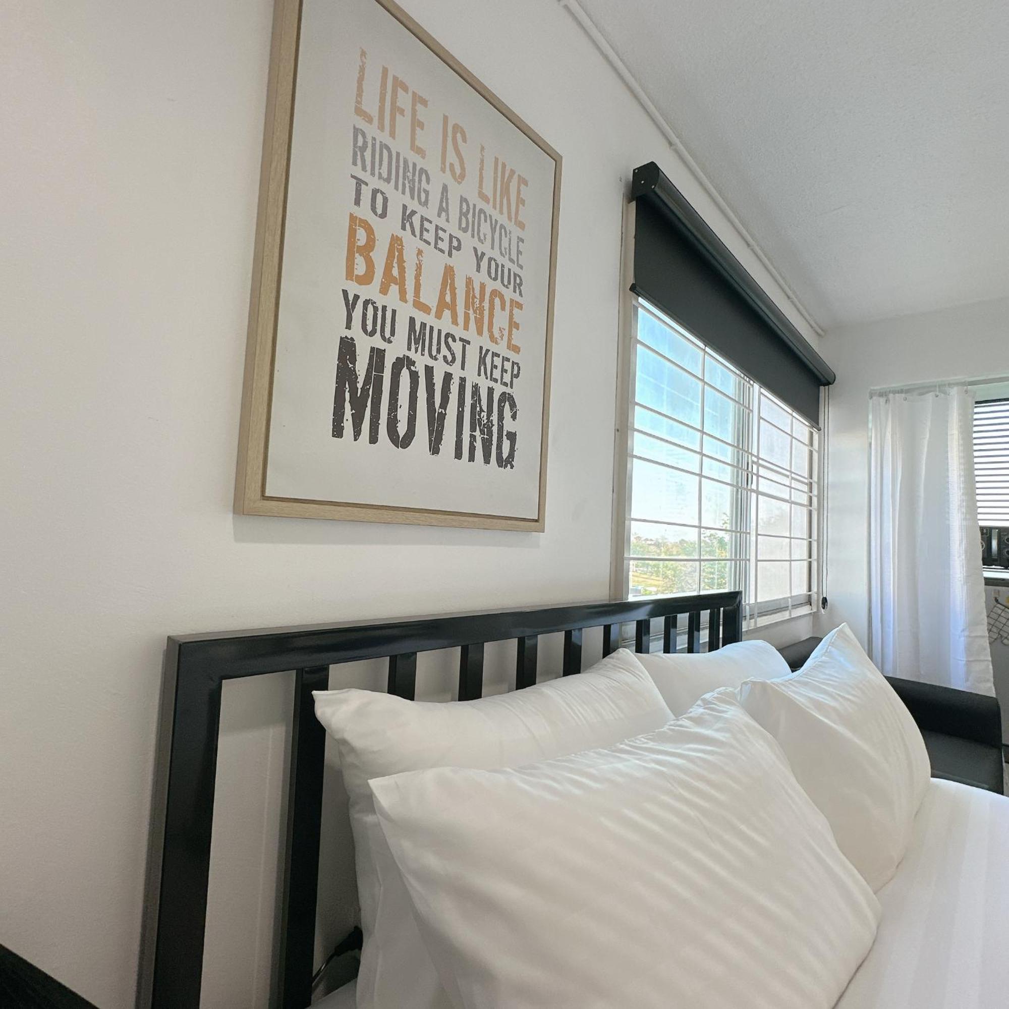 Apartamento White & Black Cozy Heart Of Nimman *