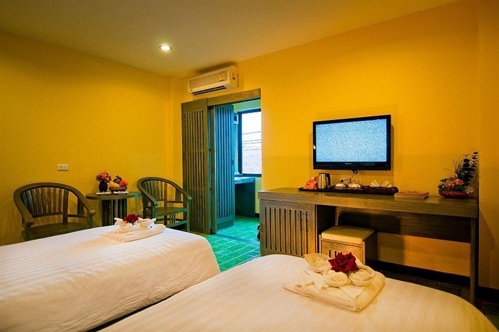 Hotel Cm Night Bazaar Boutique ซี เอ็ม ไนท์บาซาร์ บูทีค - Sha Certified Chiang Mai
