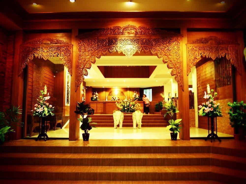 Bua Raya Hotel 3*