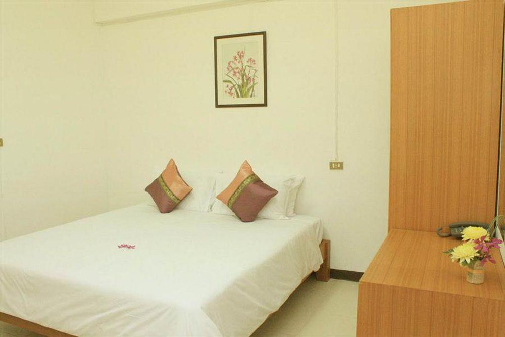 Hotel Baan Ngern Village 3*