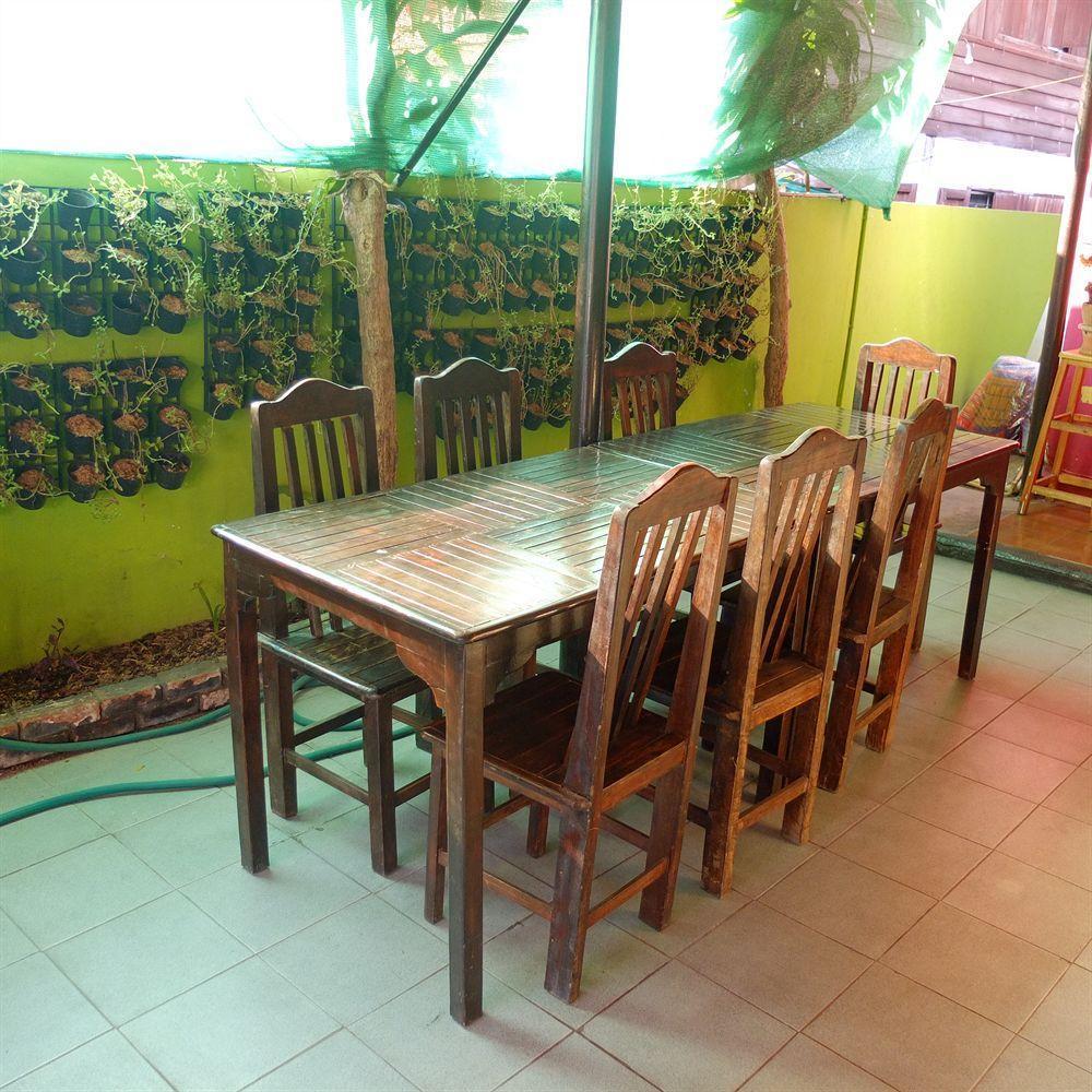 Hotel The Oasis 2*