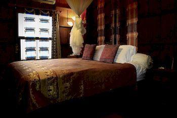 Summer Hotel