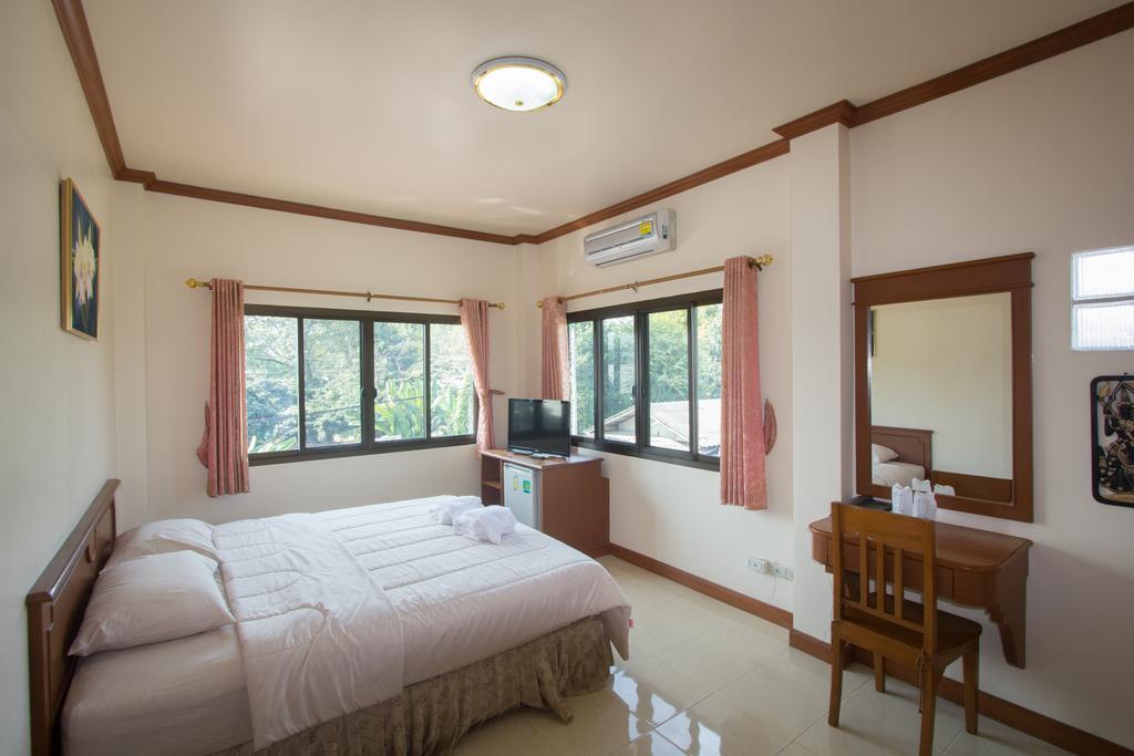 Donchai House Guest House& Cafe