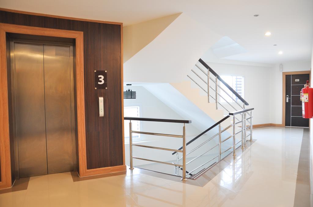 Hotel The Y 3*