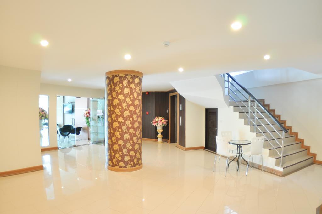 Hotel The Y 3*