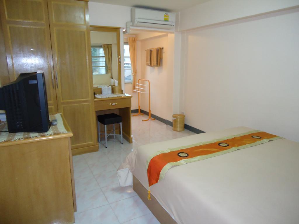 Jang Sripoom House Apartment