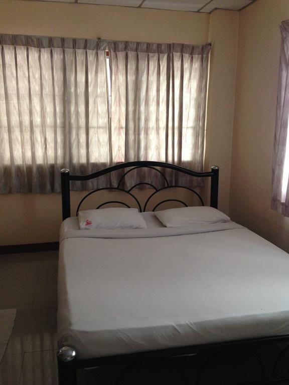 Hotel Traveller *