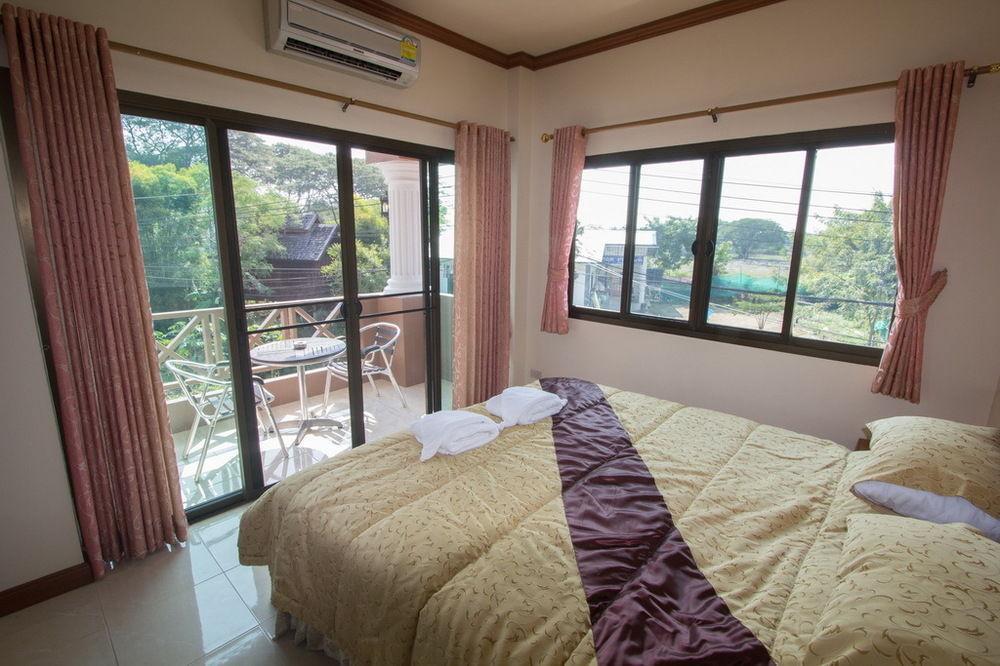 Donchai House Guest House& Cafe