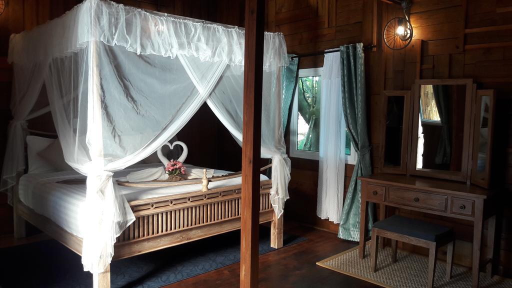 Loghome Boutique