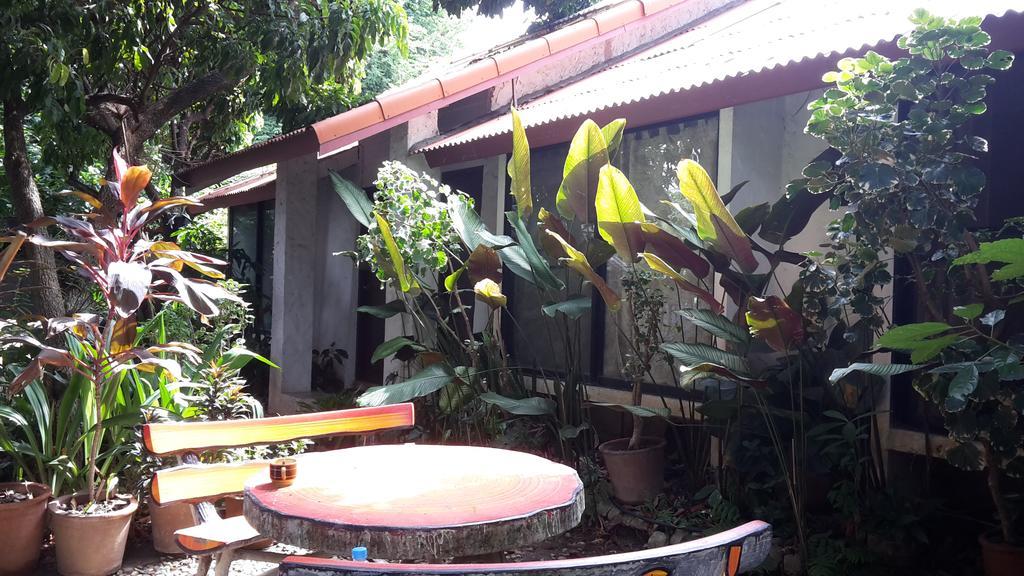 Baan Songjum *