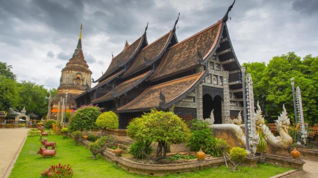 Hotel Cross Vibe Decem Nimman