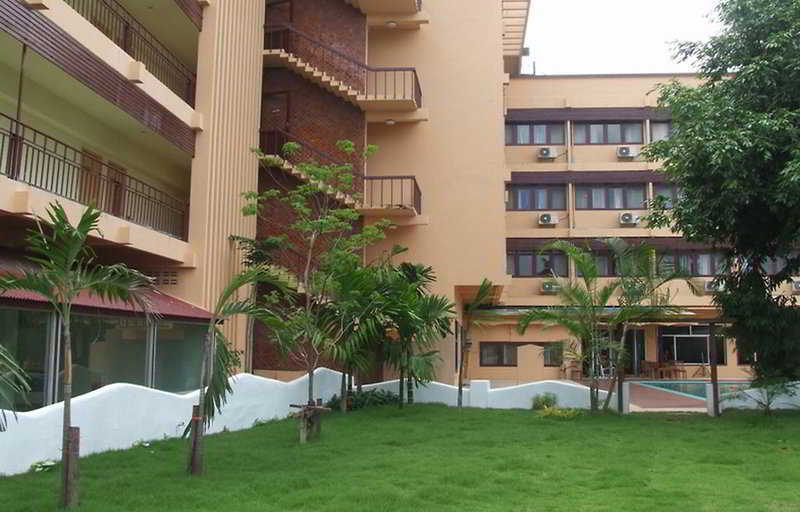 Hotel At The Train 3*