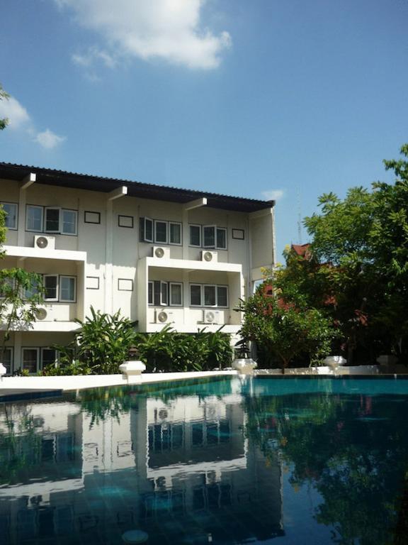 Changpuak Hotel 2*