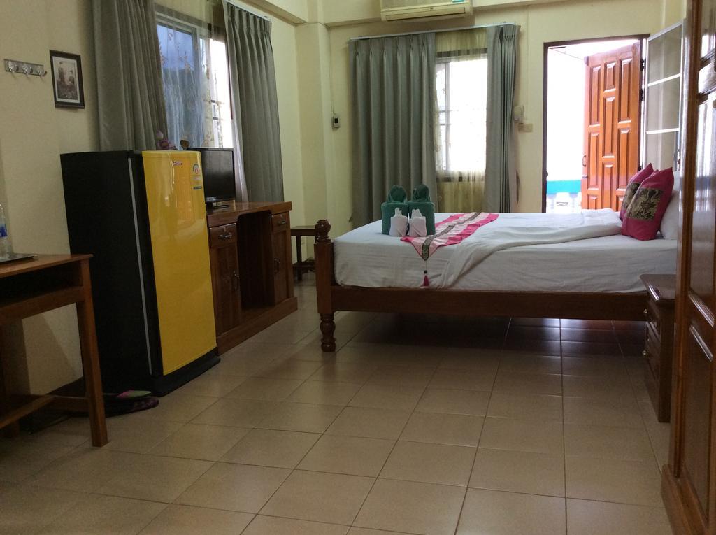 Saithong House Hostel