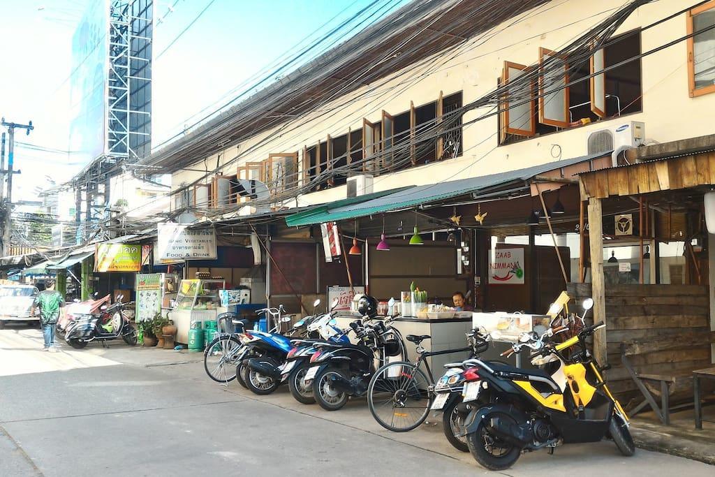 Nimmanheamin Road Hillside Condo2 Chiang Mai