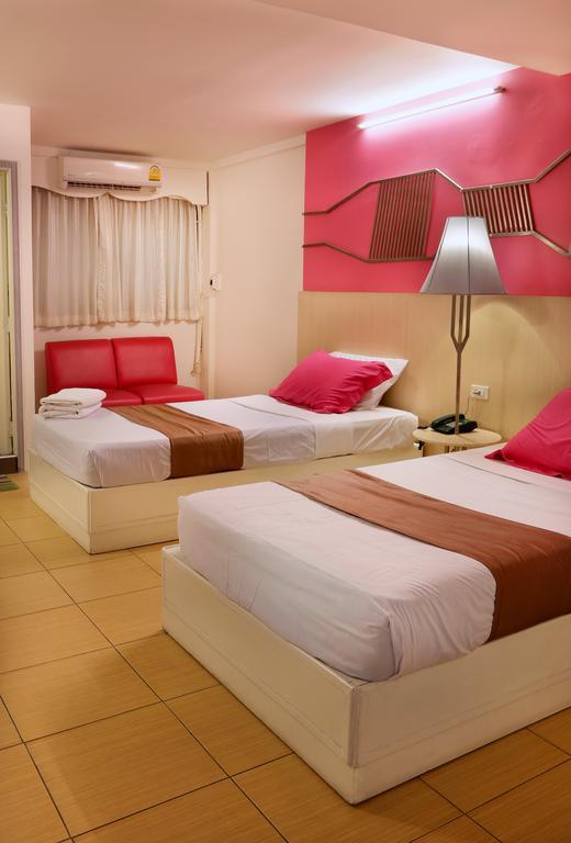 Hotel Highway 2*