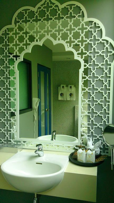 De Ja Moon Hostel *