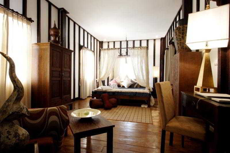Manathai Village, Hotel
