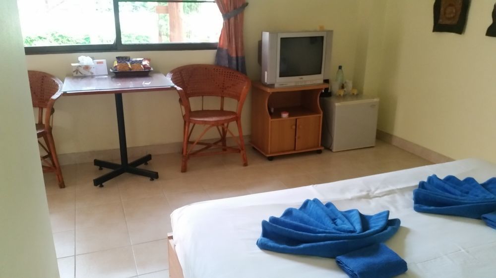 Oranje Hotel 2*