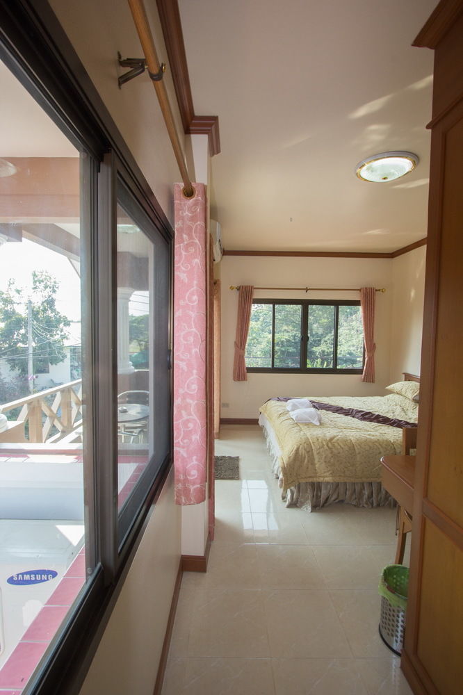 Donchai House Guest House& Cafe Penginapan