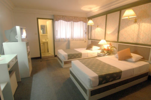 Highway Hotel 2*