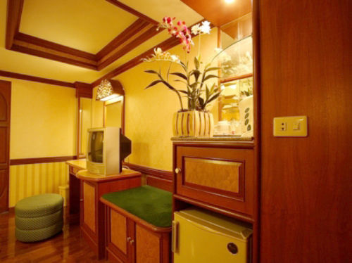 Hotel Highway