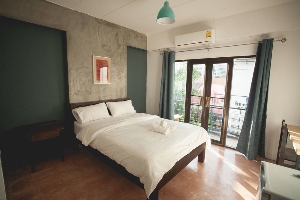 Hotel Isleep 2*