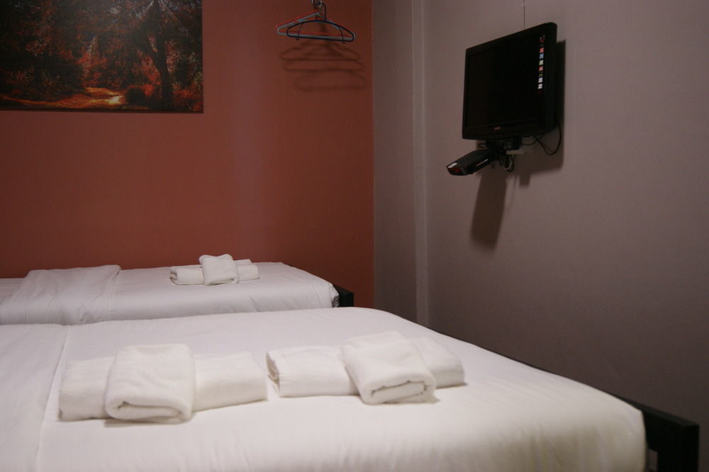 Yuan Hostel *