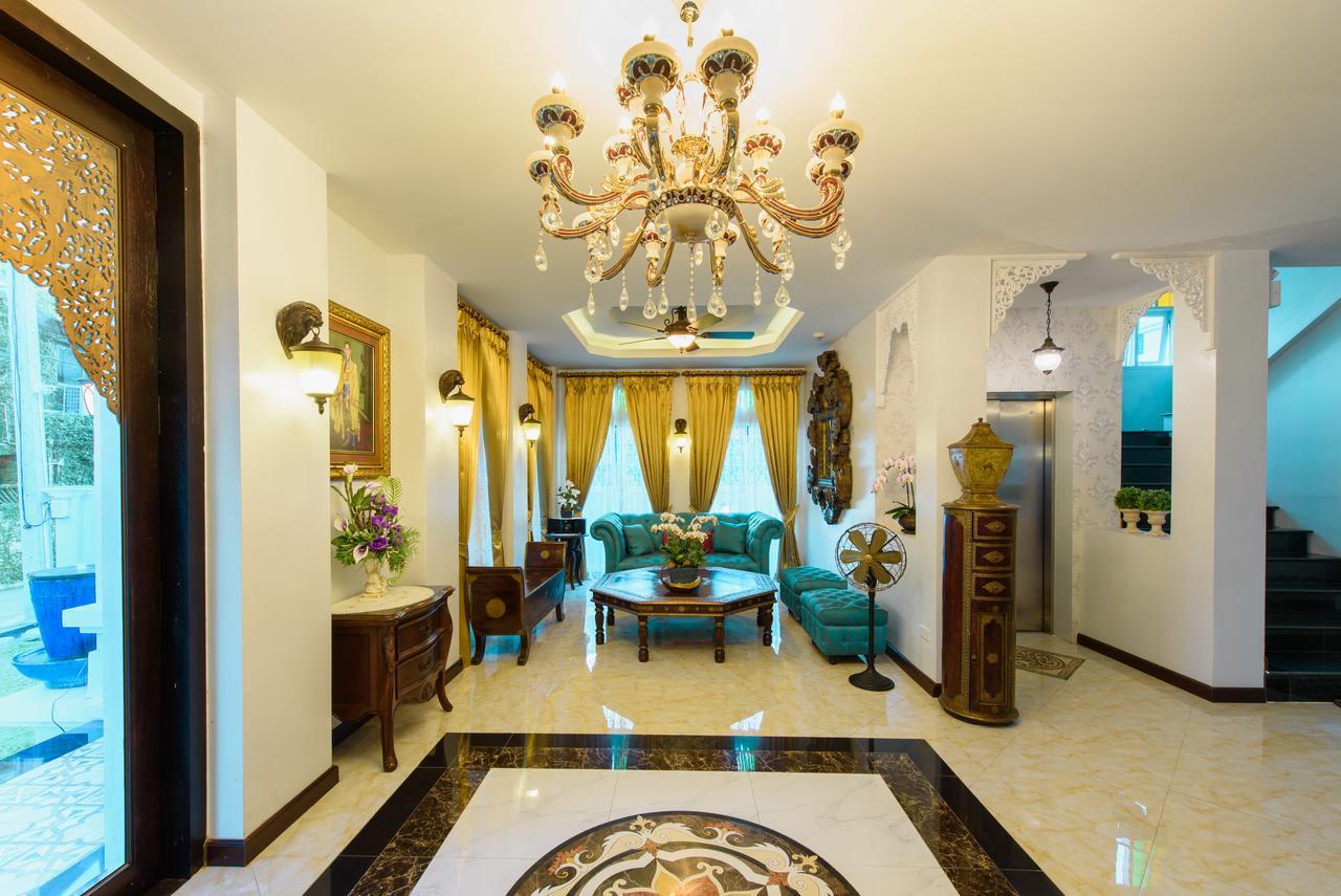 The Velvet Orchid 3*