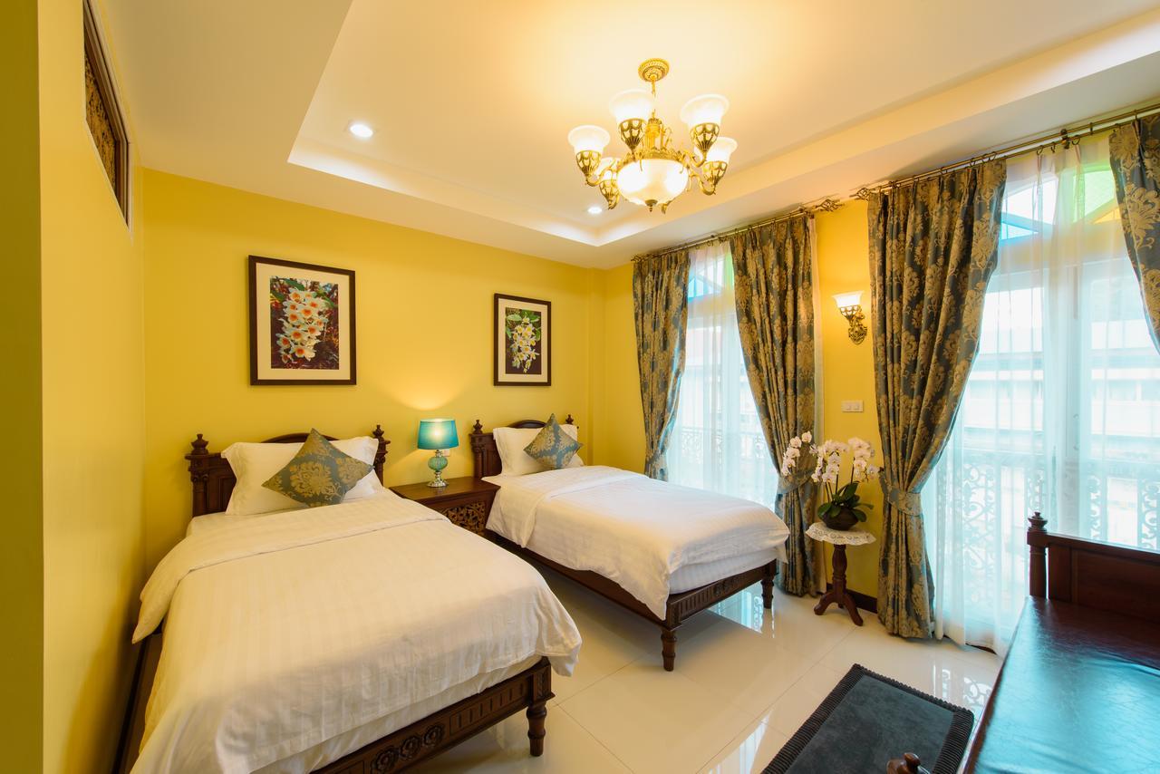 The Velvet Orchid 3*