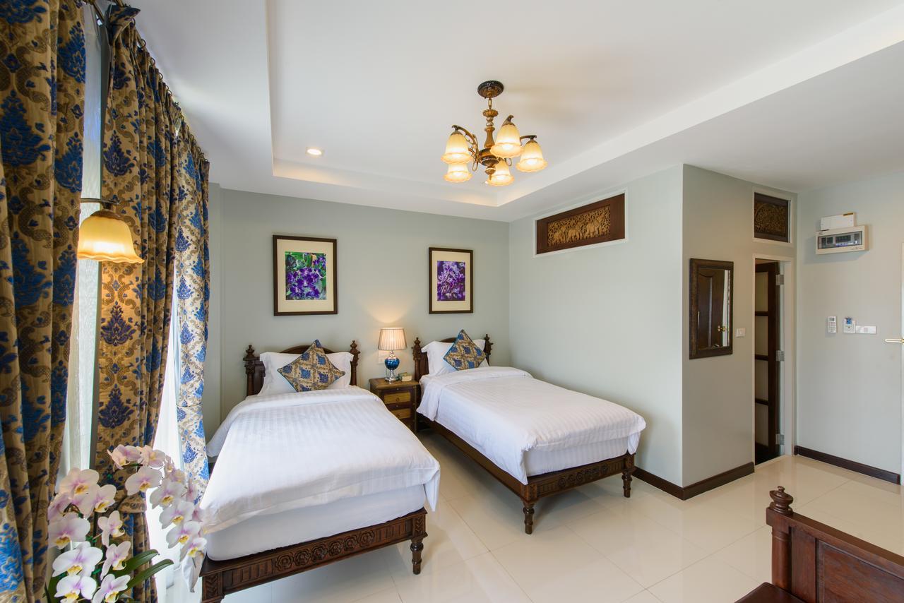 The Velvet Orchid Hotel 3*