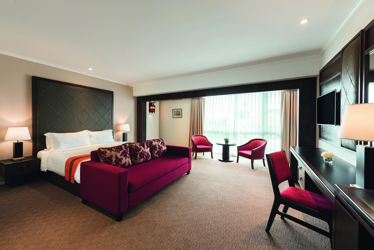 Movenpick Suriwongse 4*