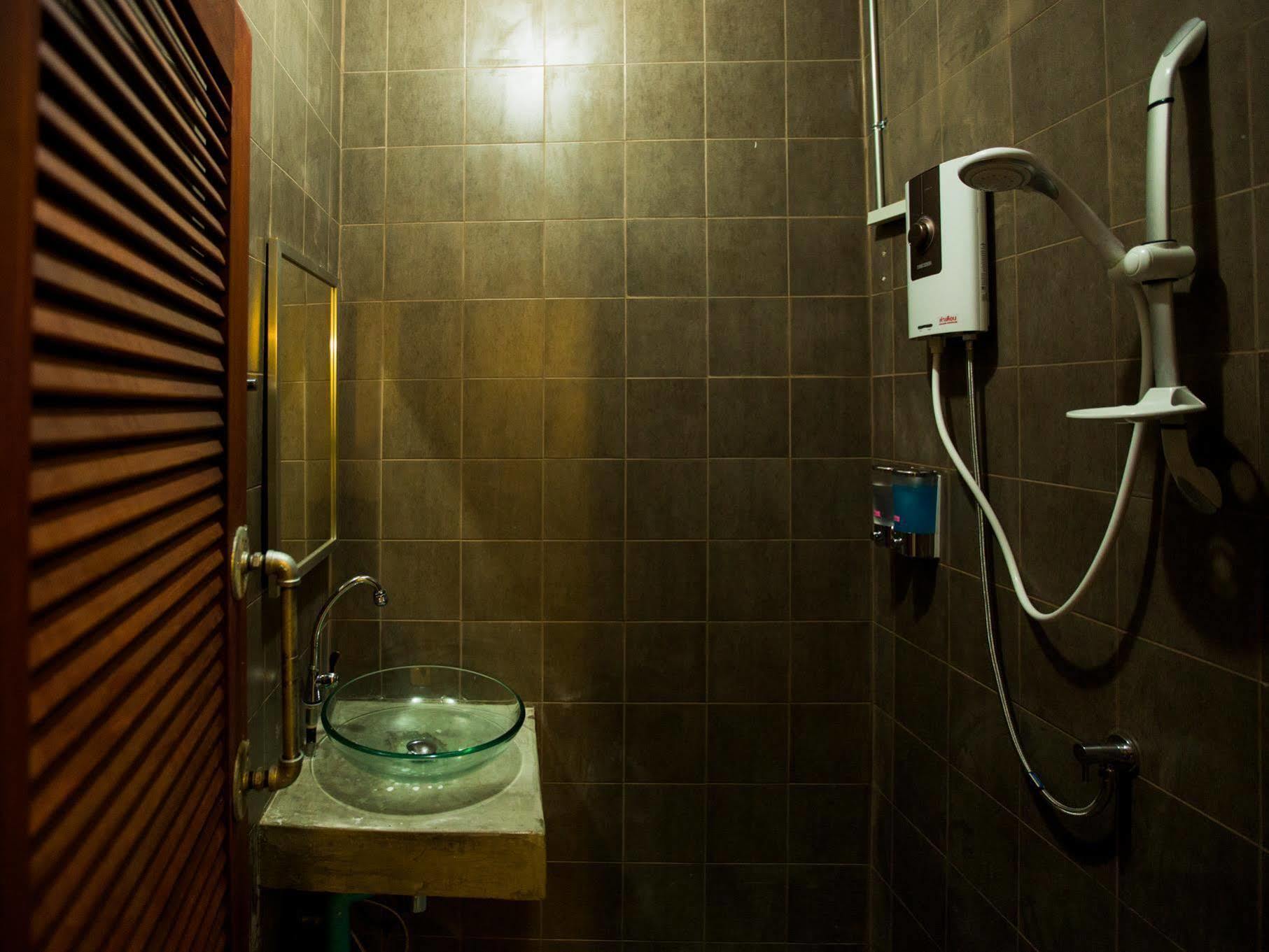Zz Hostel