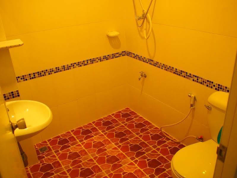 I Hotel 2*