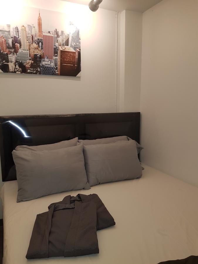 Citi Square By Battery Park Hostel