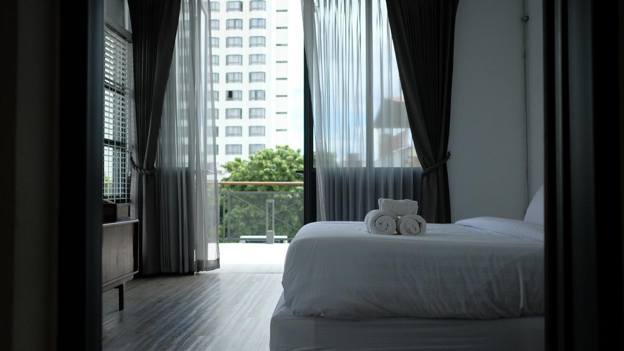 Iron32 Hotel 2*