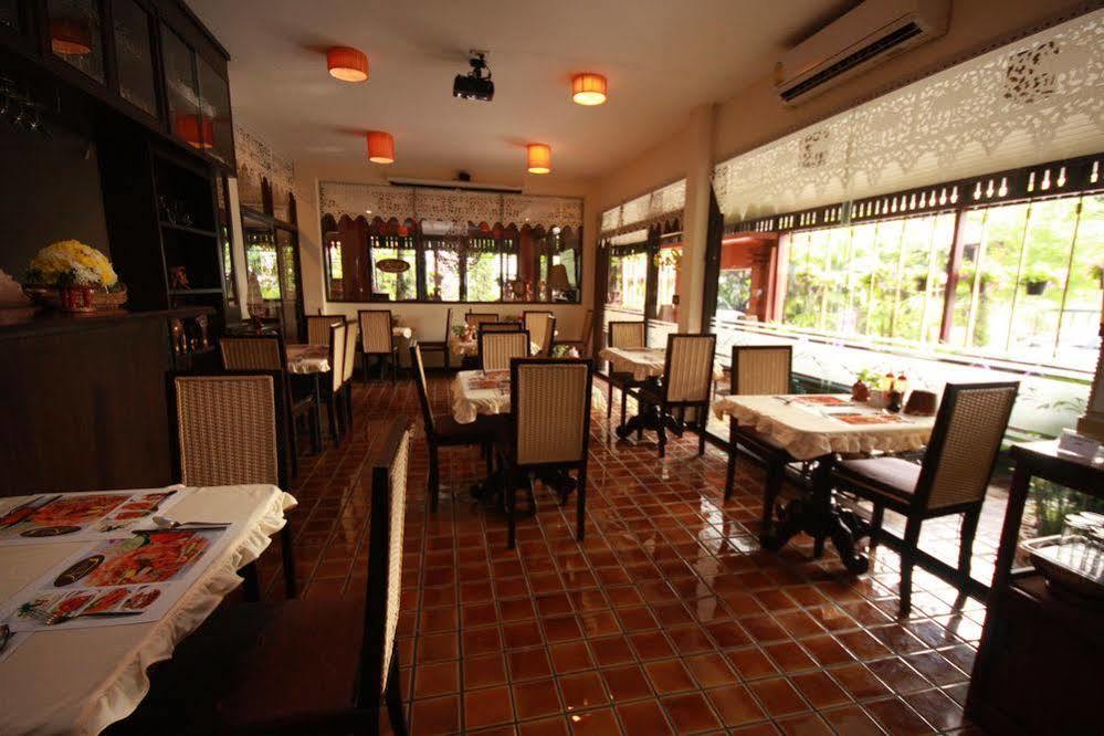 Cm Night Bazaar Boutique ซี เอ็ม ไนท์บาซาร์ บูทีค - Sha Certified 3* Chiang Mai