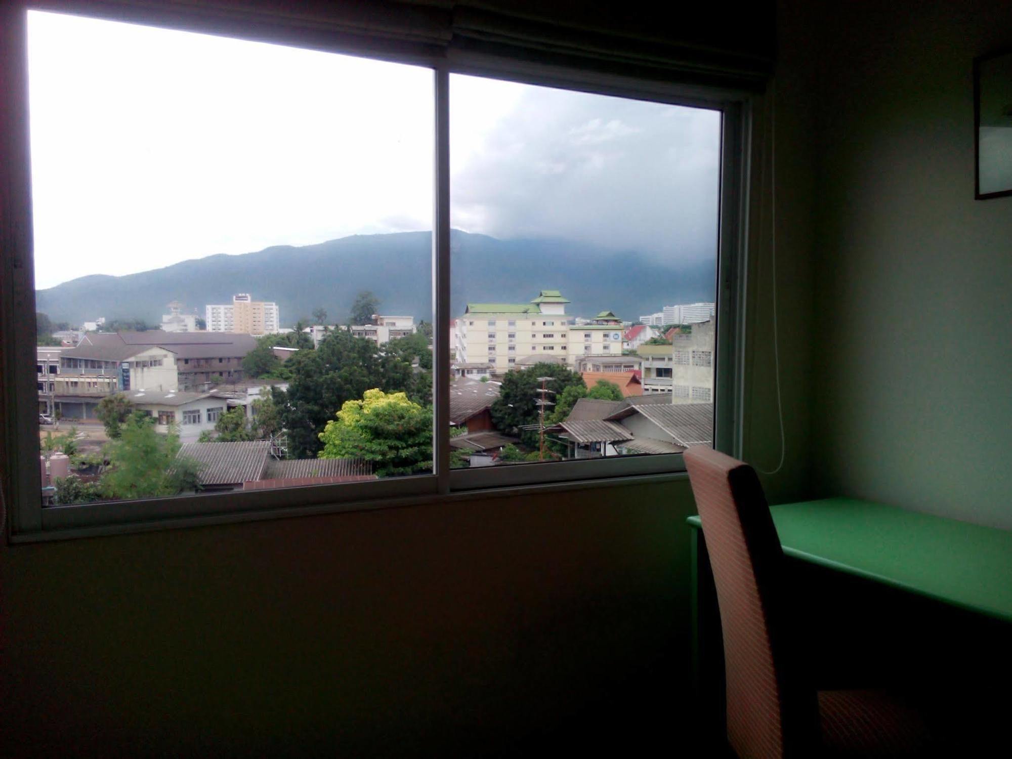 Hotel Baan Ngern Village 3*