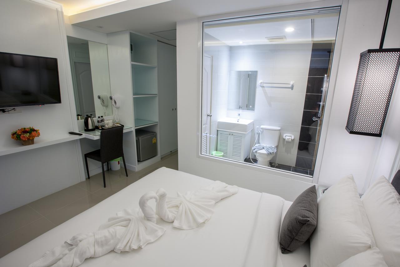 Hostel Chiangmai Midpoint Activity *