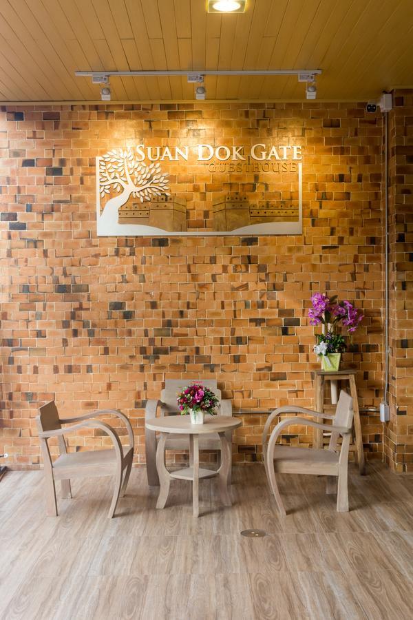 Suan Dok Gate Guest house