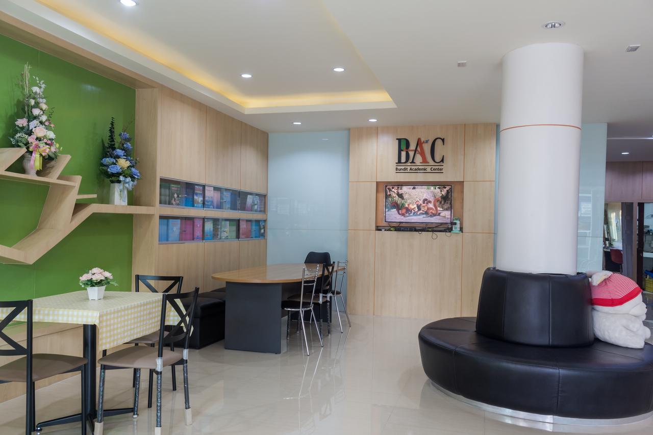 Suan Dok Gate Guest house