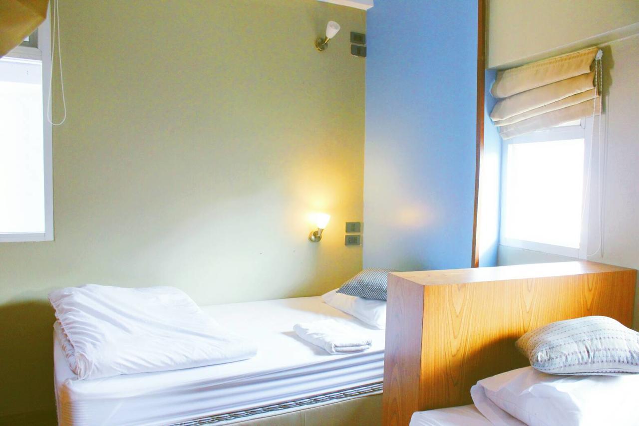 Tawan Bed Club Hostel