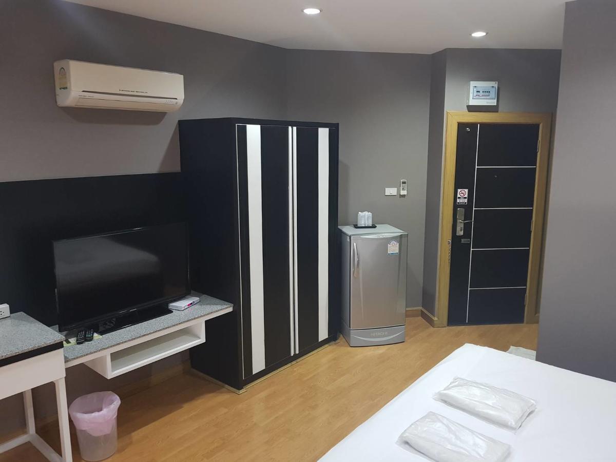 The Y Hotel 3*