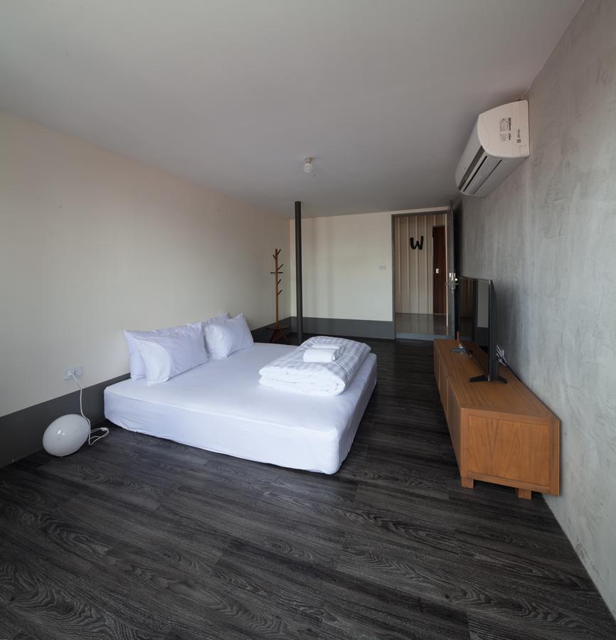 Thunder Bird Hostel *