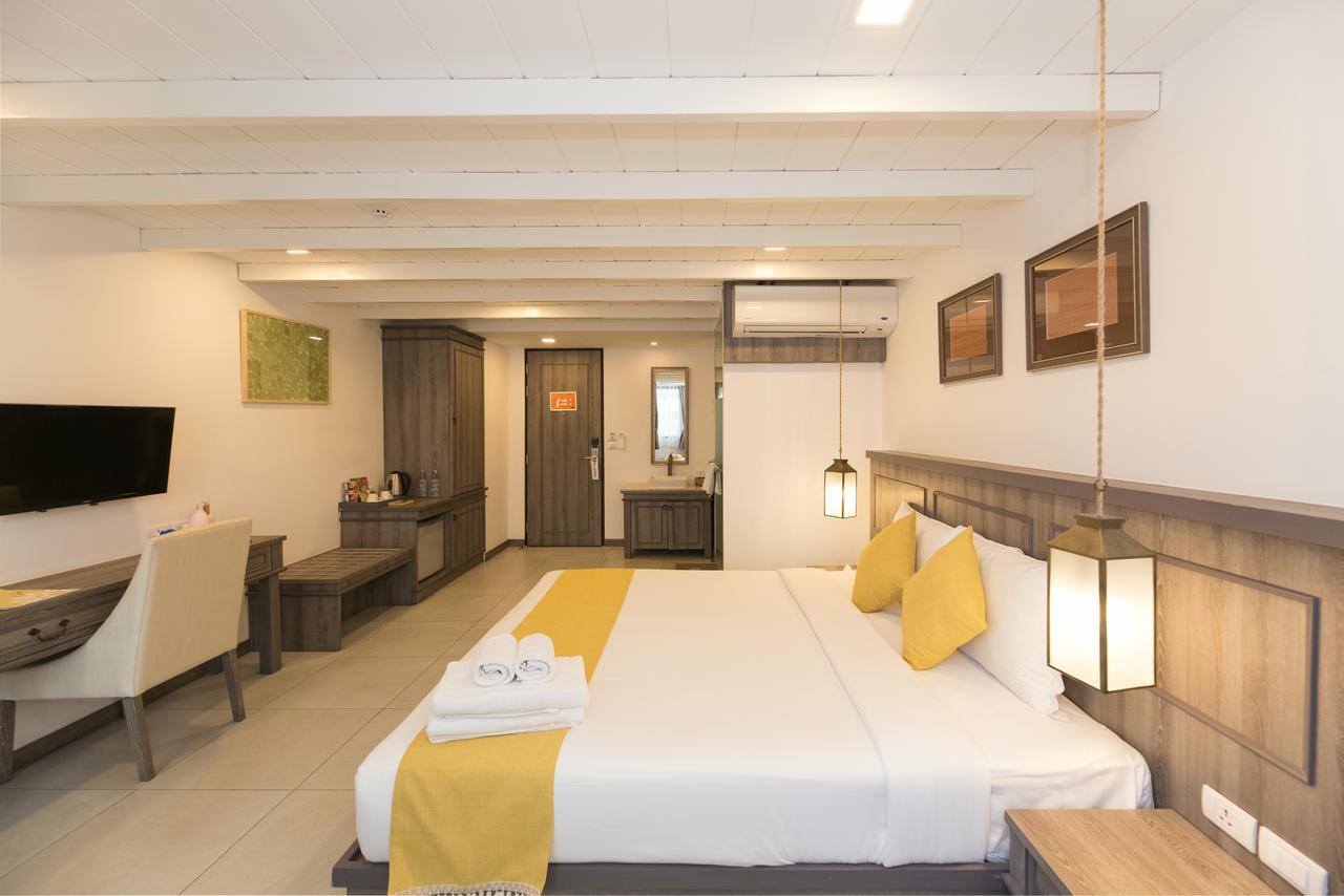 Riverside Floral Hotel 4*