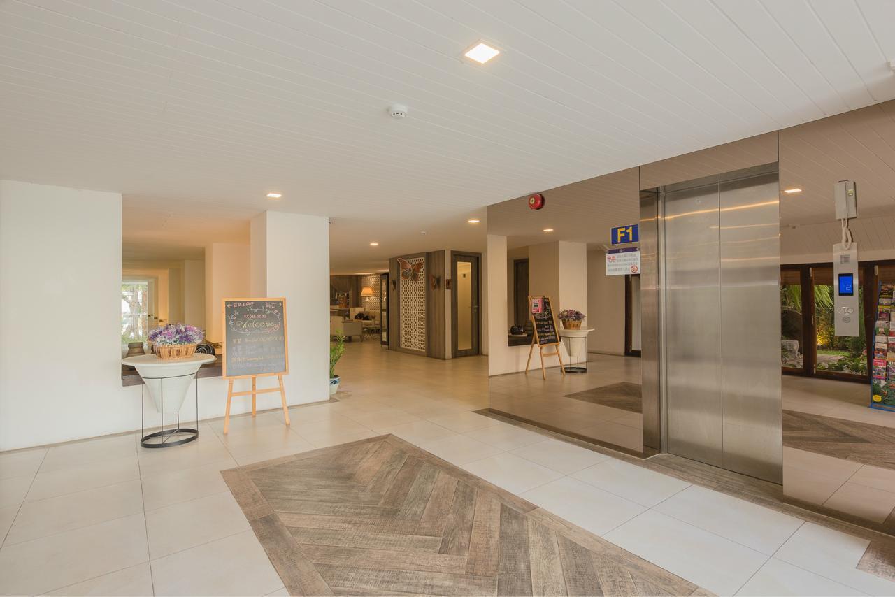 Riverside Floral Hotel 4*