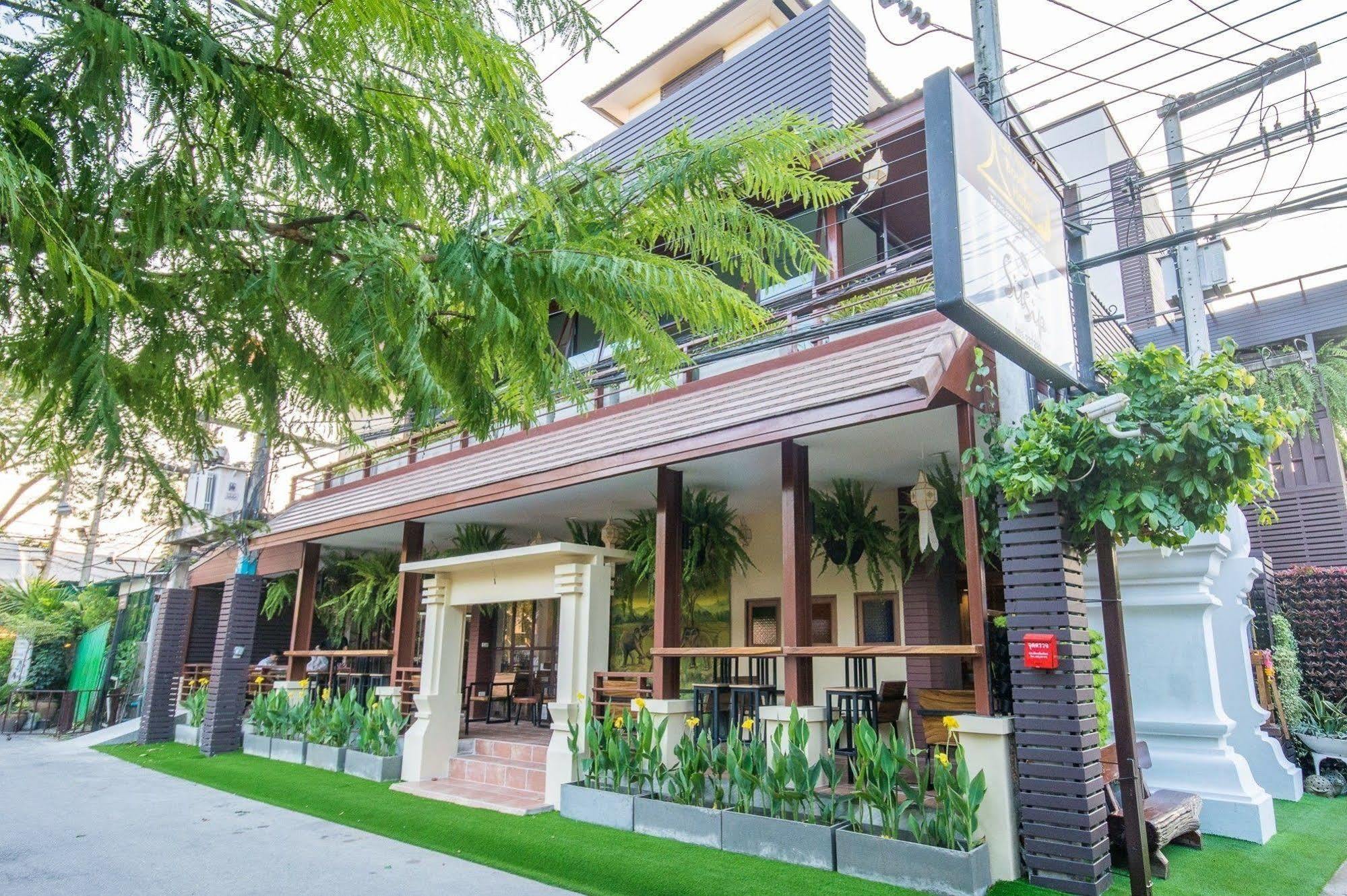 Cm Night Bazaar Boutique ซี เอ็ม ไนท์บาซาร์ บูทีค - Sha Certified