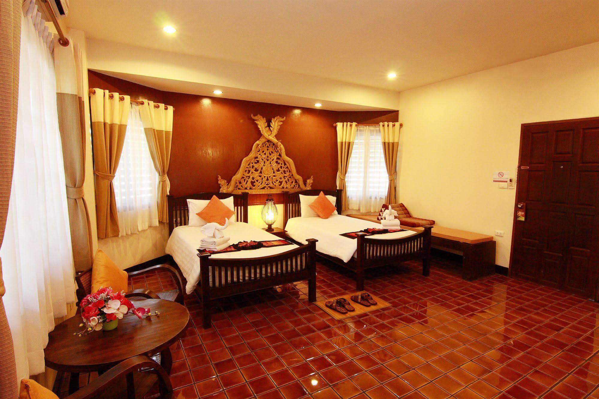 Cm Night Bazaar Boutique ซี เอ็ม ไนท์บาซาร์ บูทีค - Sha Certified Hotel 3*
