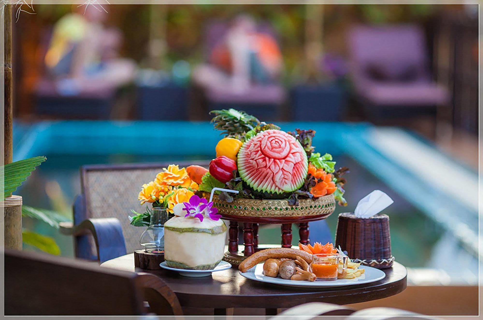 Hotel Cm Night Bazaar Boutique ซี เอ็ม ไนท์บาซาร์ บูทีค - Sha Certified 3*