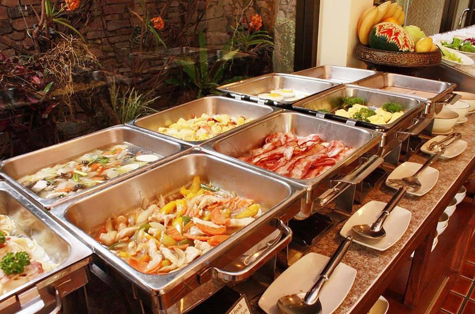 Hotel Cm Night Bazaar Boutique ซี เอ็ม ไนท์บาซาร์ บูทีค - Sha Certified Chiang Mai